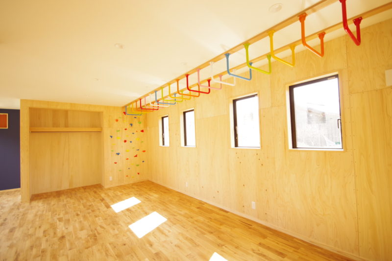 『四季を楽しむ、中庭のある暮らし』 | 注文住宅(新築一戸建)_ | RAKUYAの平屋｜那須塩原の高気密・高断熱の家那須塩原で平屋ならRAKUYA。ジョイ・コス採用の超高気密・高断熱で一年中快適。設計×収納で「暮らしを楽にする住まい。」