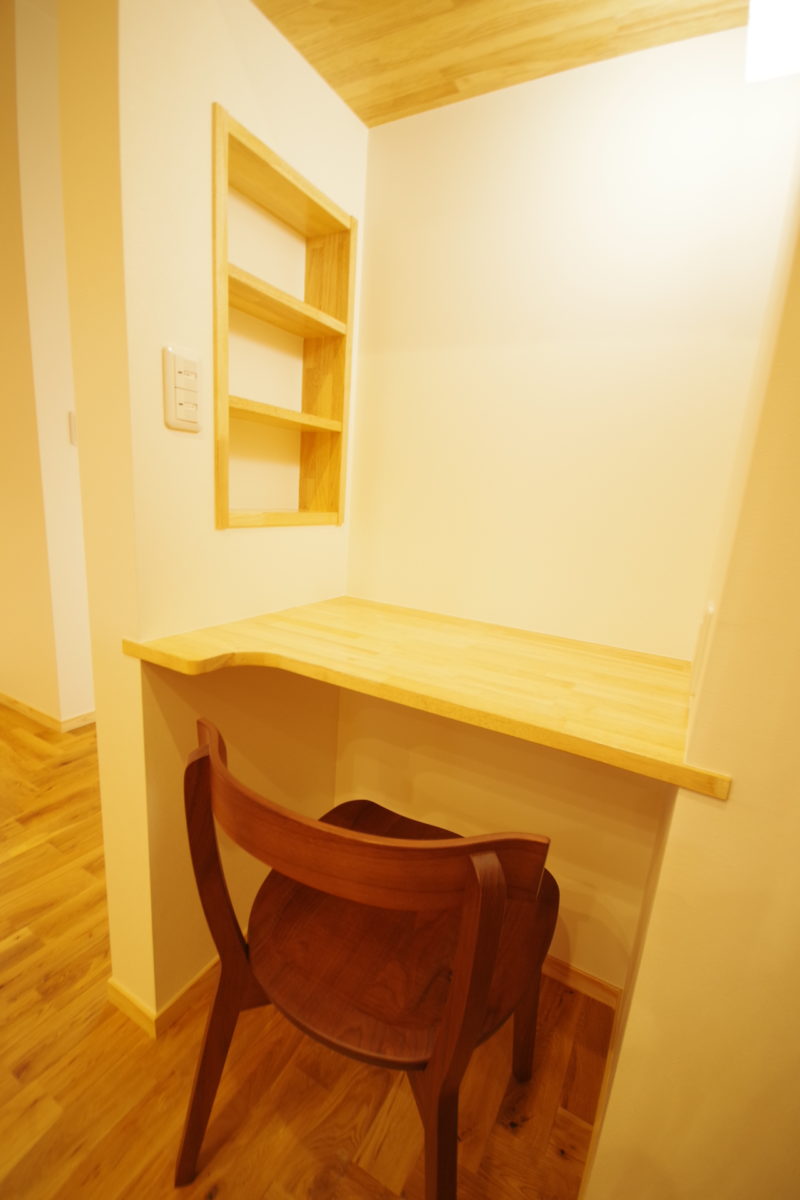 『四季を楽しむ、中庭のある暮らし』 | 注文住宅(新築一戸建)_ | RAKUYAの平屋｜那須塩原の高気密・高断熱の家那須塩原で平屋ならRAKUYA。ジョイ・コス採用の超高気密・高断熱で一年中快適。設計×収納で「暮らしを楽にする住まい。」