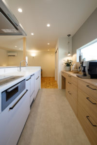 ciel-広く深く家族をみまもりいつくしむ家-（収納・クローゼット／注文住宅）｜RAKUYAの平屋｜那須塩原の高気密・高断熱の家那須塩原で平屋ならRAKUYA。ジョイ・コス採用の超高気密・高断熱で一年中快適。設計×収納で「暮らしを楽にする住まい。」