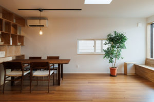 various-色々な時間 いろいろな暮らし空間のある住まい-（キッチン・ダイニング／注文住宅）｜RAKUYAの平屋｜那須塩原の高気密・高断熱の家那須塩原で平屋ならRAKUYA。ジョイ・コス採用の超高気密・高断熱で一年中快適。設計×収納で「暮らしを楽にする住まい。」