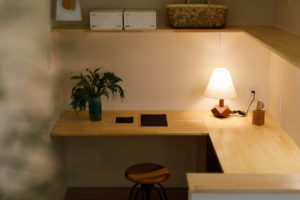 rakuiku-永く楽しく住まう-（書斎・ワークスペース／注文住宅）｜RAKUYAの平屋｜那須塩原の高気密・高断熱の家那須塩原で平屋ならRAKUYA。ジョイ・コス採用の超高気密・高断熱で一年中快適。設計×収納で「暮らしを楽にする住まい。」