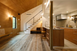 charm-魅力ある暮らし魅了される住まい-（2階建・ロフト・階下・廊下／注文住宅）｜RAKUYAの平屋｜那須塩原の高気密・高断熱の家那須塩原で平屋ならRAKUYA。ジョイ・コス採用の超高気密・高断熱で一年中快適。設計×収納で「暮らしを楽にする住まい。」