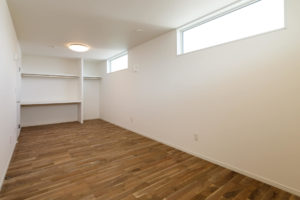 『SUMIYOSHIの家。』（収納・クローゼット／注文住宅）｜RAKUYAの平屋｜那須塩原の高気密・高断熱の家那須塩原で平屋ならRAKUYA。ジョイ・コス採用の超高気密・高断熱で一年中快適。設計×収納で「暮らしを楽にする住まい。」